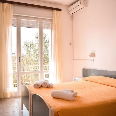 Hotel Zeus Червия Екстериор снимка