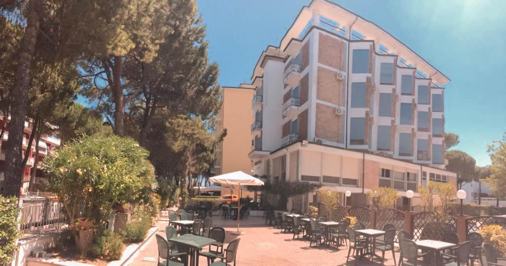 Hotel Zeus Червия Екстериор снимка