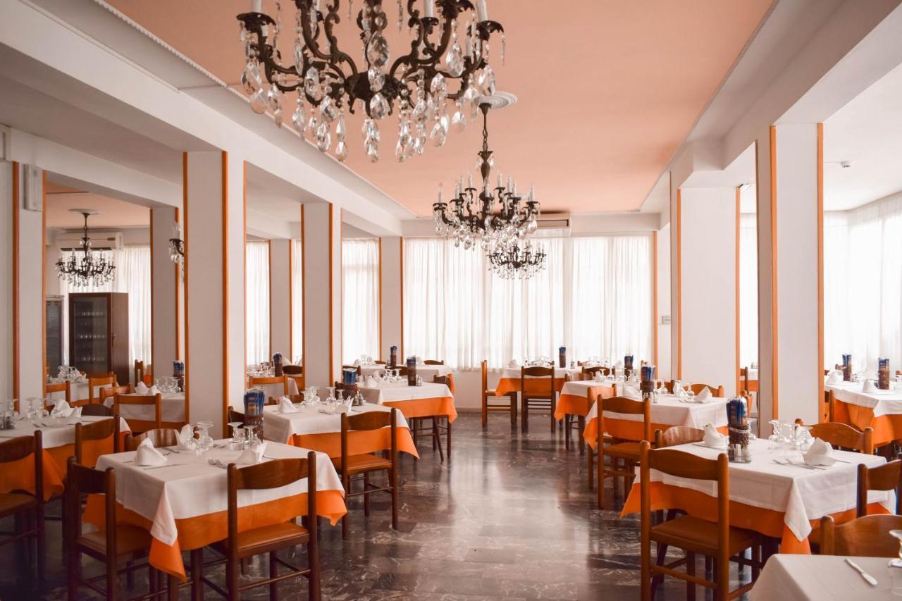 Hotel Zeus Червия Екстериор снимка