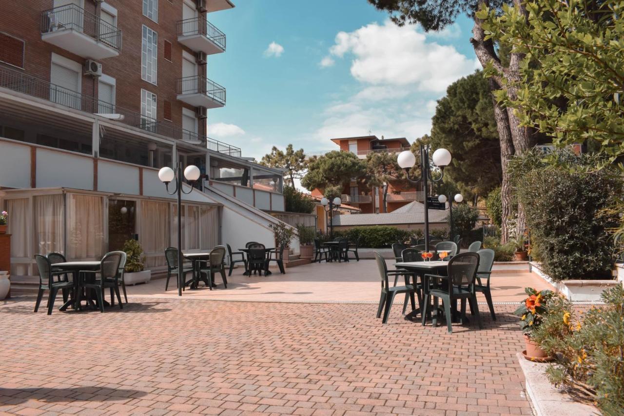 Hotel Zeus Червия Екстериор снимка